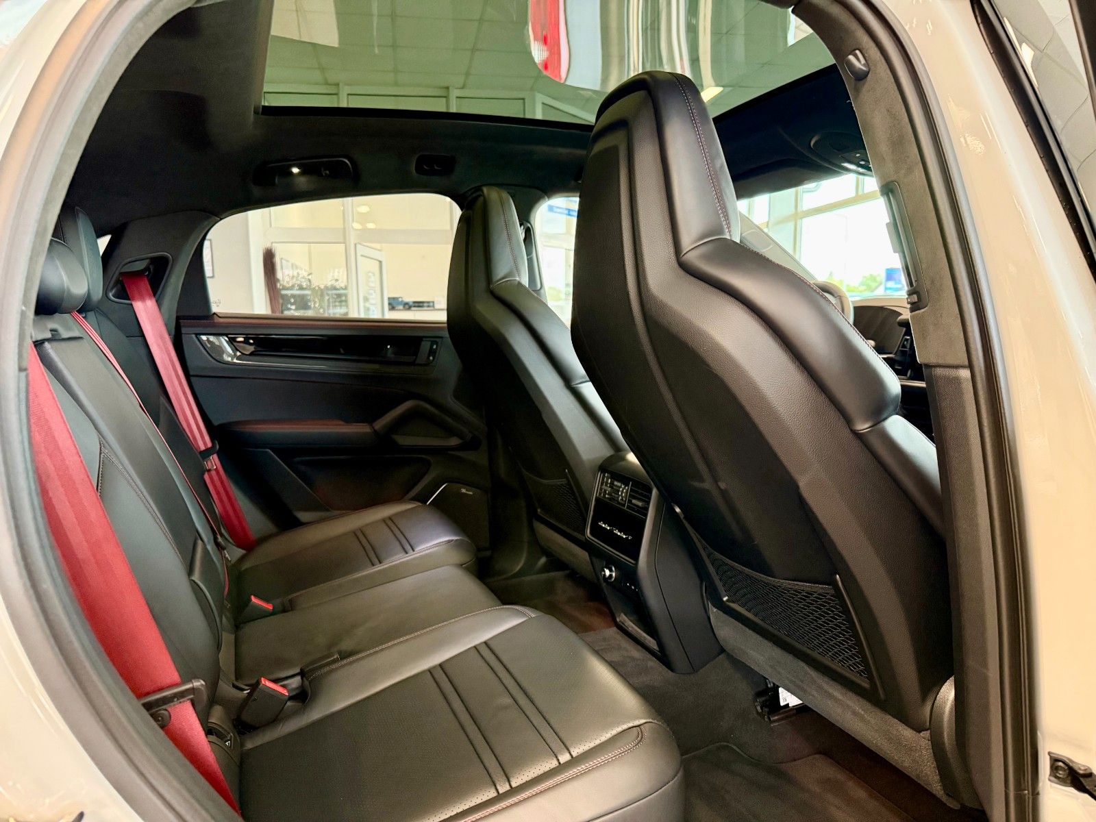 Fahrzeugabbildung Porsche Cayenne GTS Coupe SportDesign/AHK/ACC/HeadUp