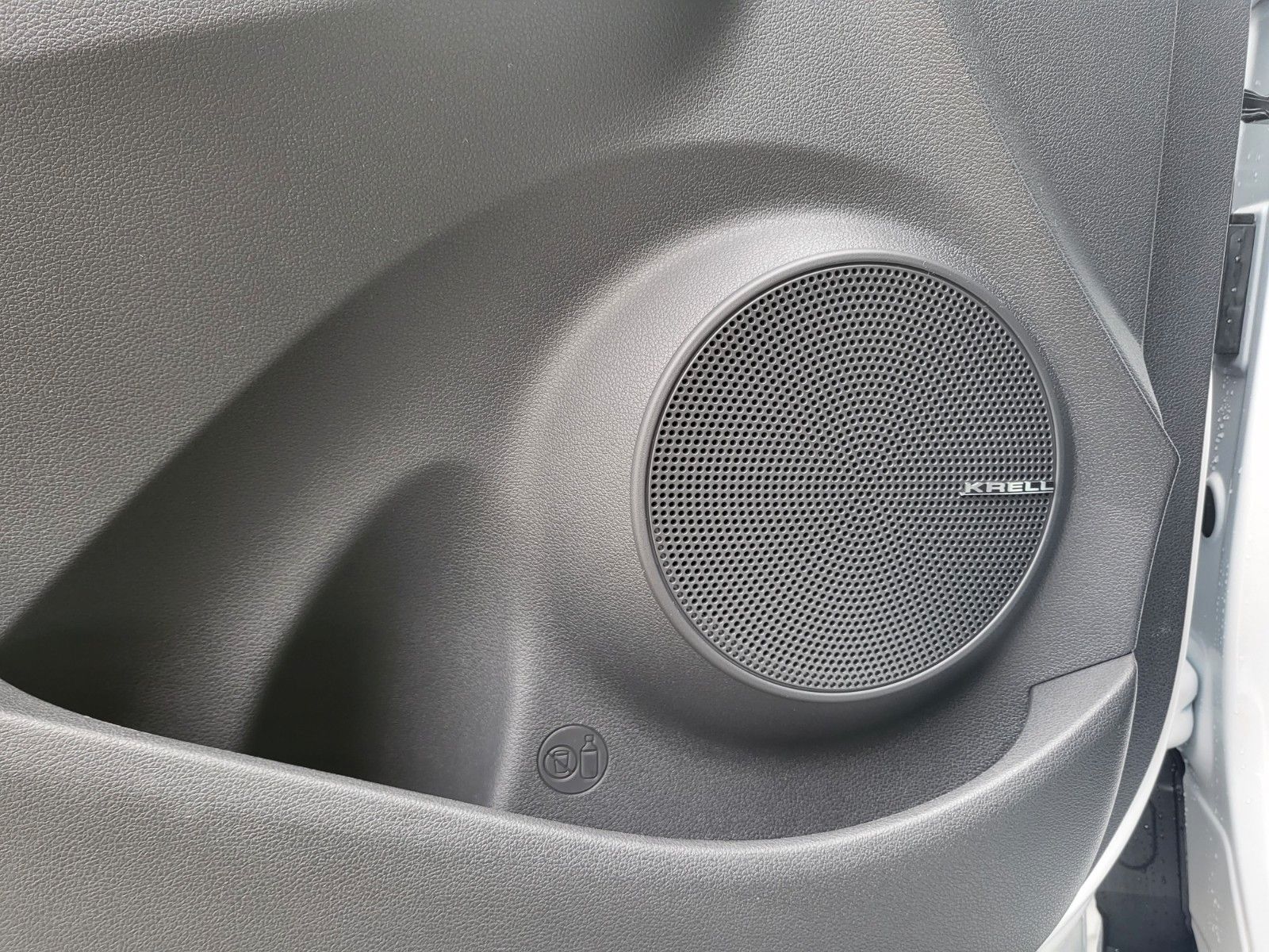 Fahrzeugabbildung Hyundai KONA Elektro ADVANTAGE 100kw NAVI Wärmepumpe
