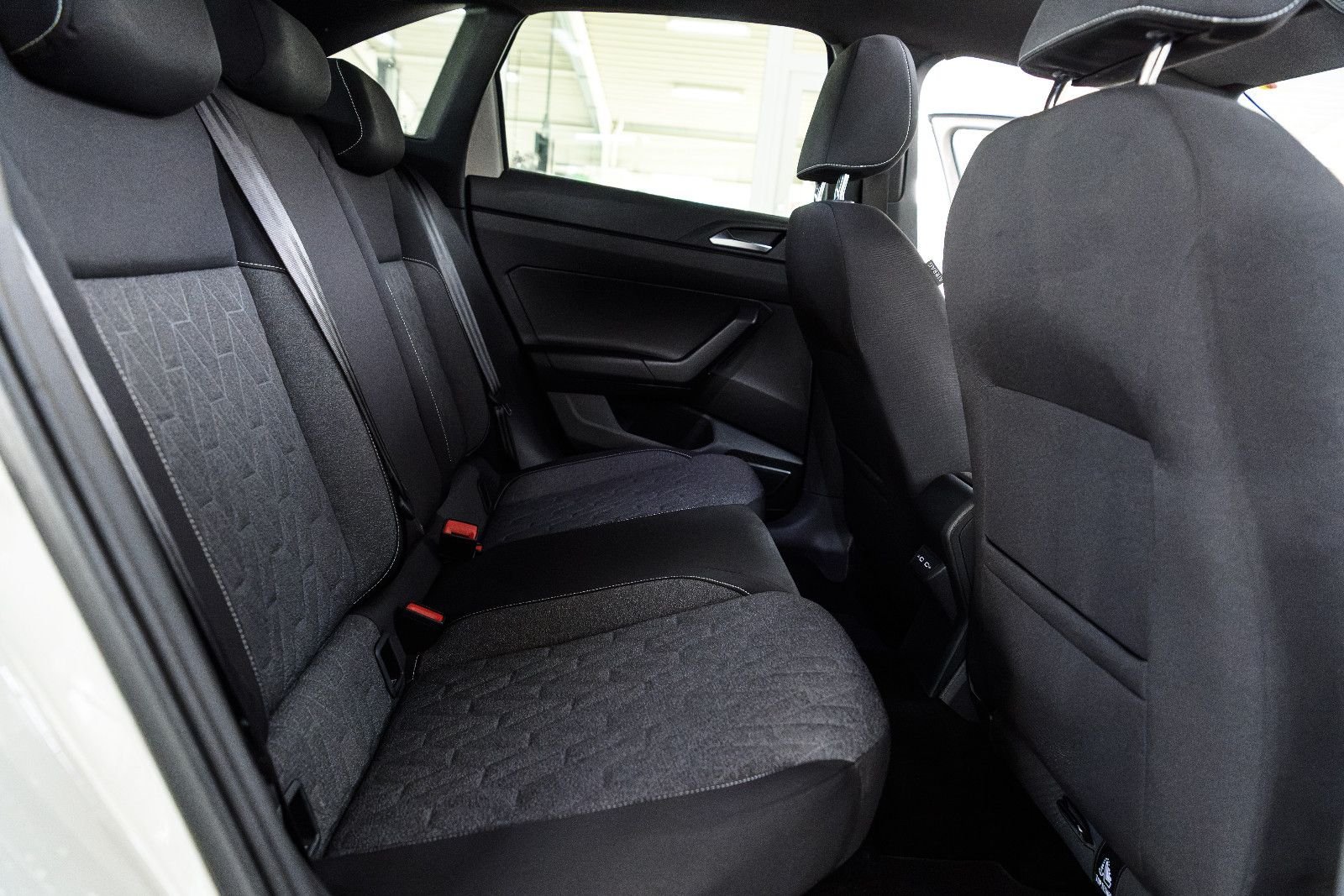 Fahrzeugabbildung Volkswagen Taigo Move+LED+SHZ+PANO+ALU+ACC+PANO+RFK+IQLIGHT