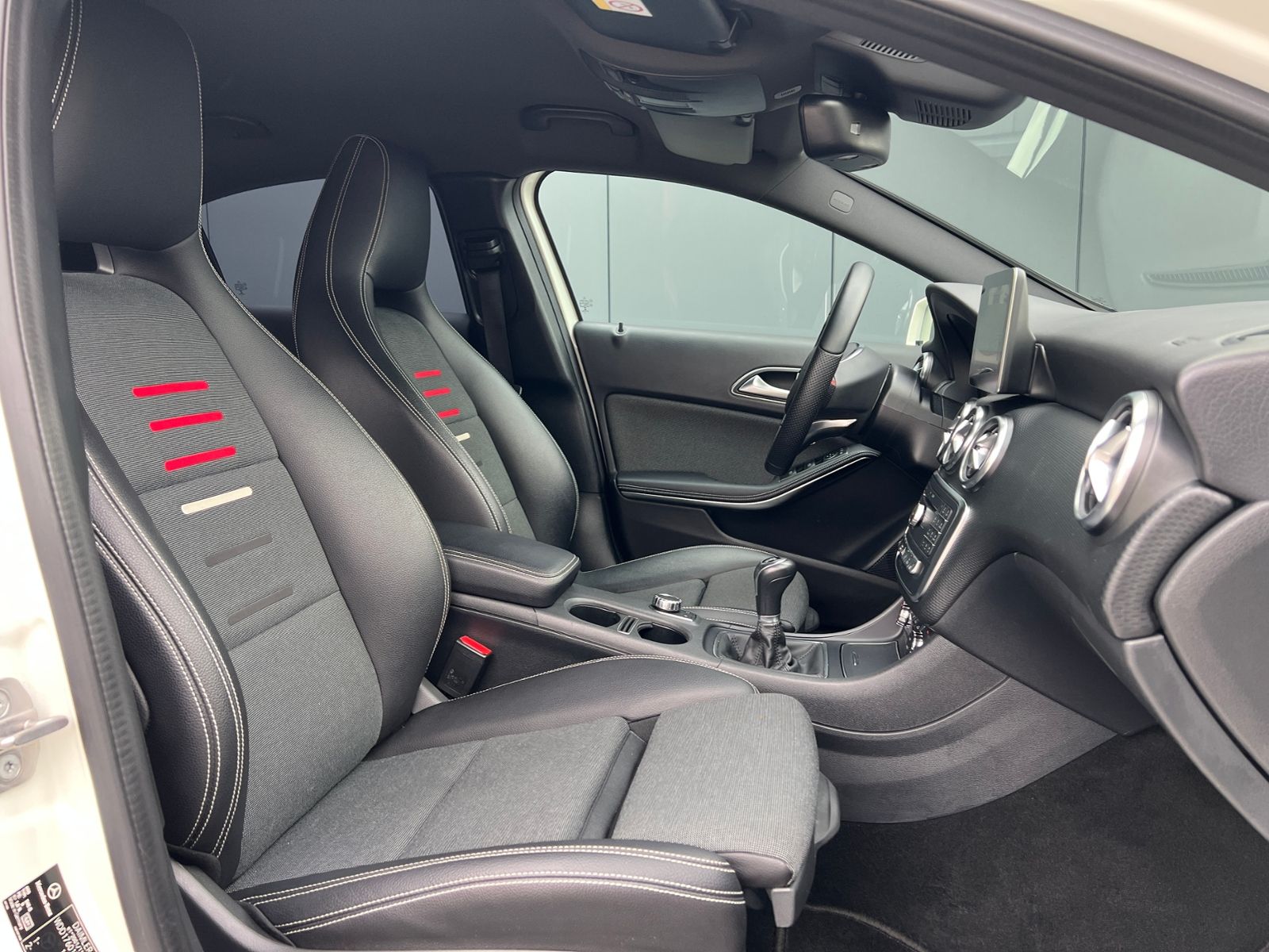 Fahrzeugabbildung Mercedes-Benz A Klasse 180 CDI Style *18"LM-Felge AMG, LED, PD