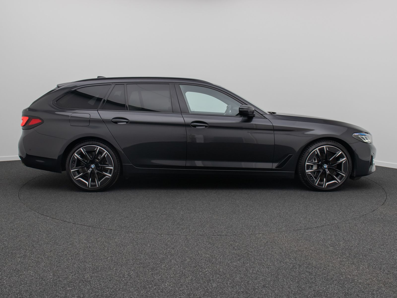 Fahrzeugabbildung BMW 540d xD Panorama Massage DAB H/K HUD AHK 20Zoll