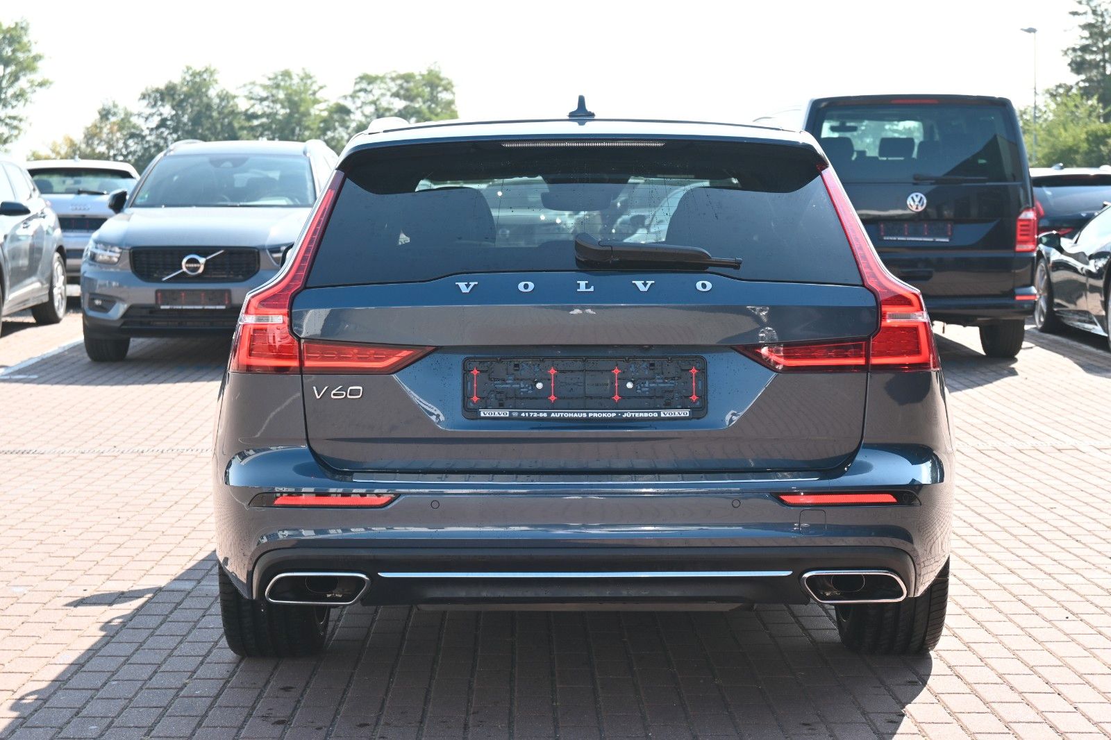 Fahrzeugabbildung Volvo V60 T6 Inscription AWD PHEV H&K*PANO*RFK*AHK*