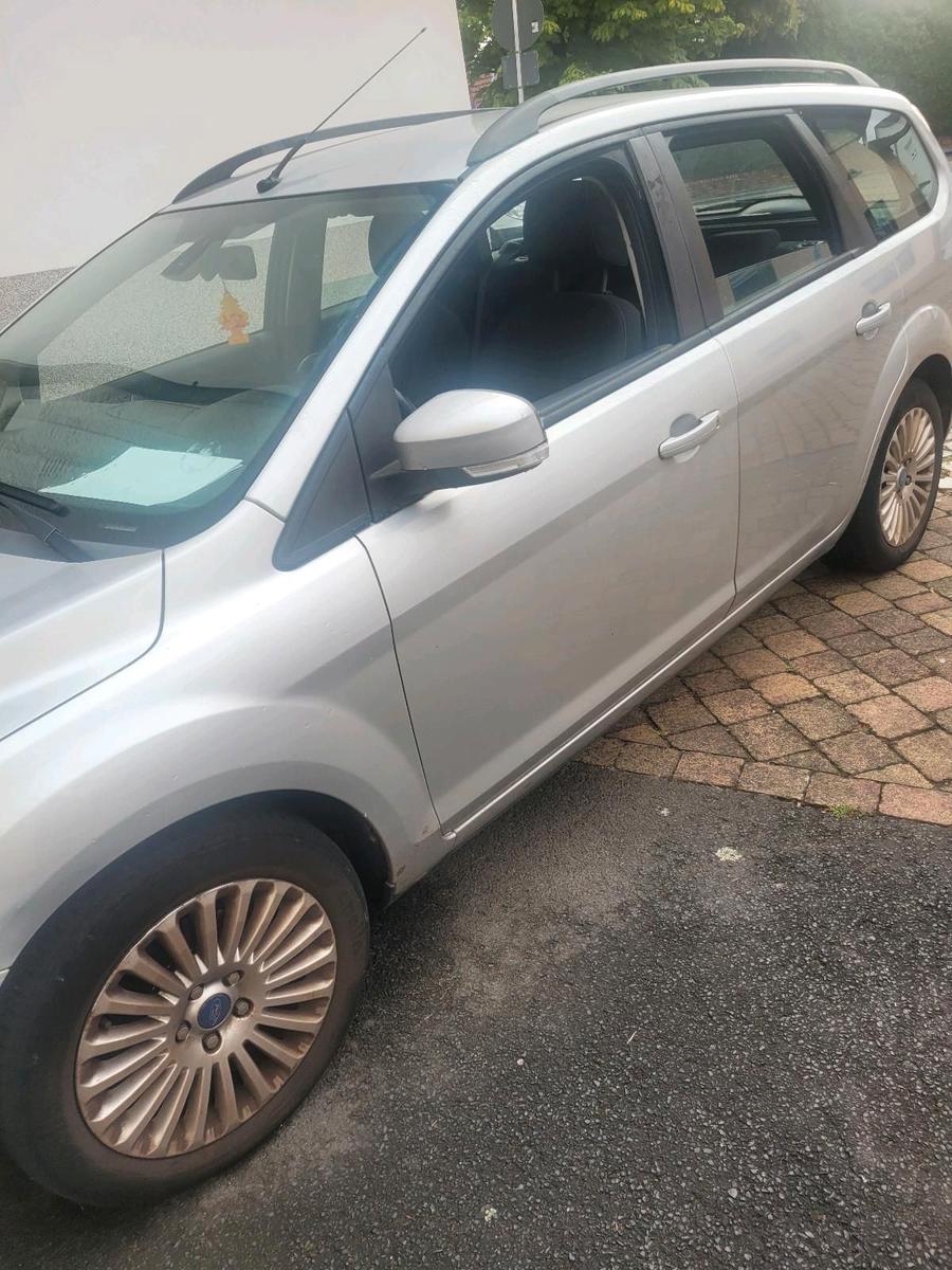 Ford Focus 2011 — engine 120 HP (88kW)