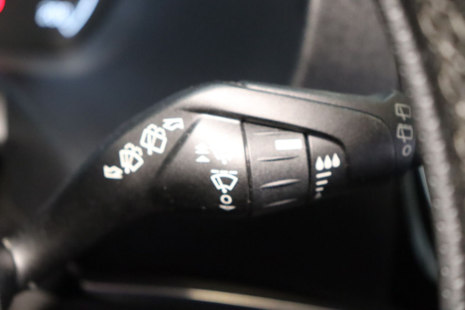 Fahrzeugabbildung Ford Tourneo Custom 2.0 L2 Lang Titanium Black Series