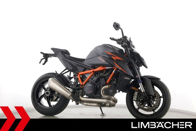 KTM 1390 SUPER DUKE R EVO - 1. HAND, TOP!