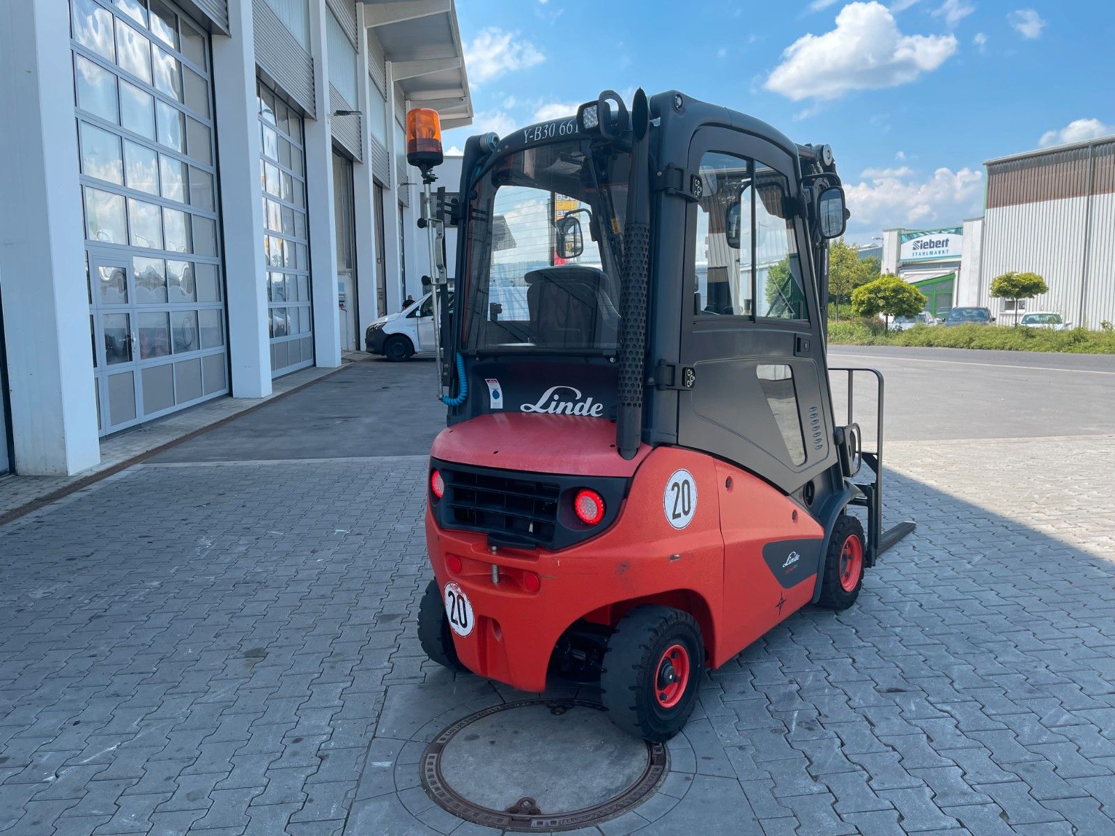 Fahrzeugabbildung Linde H14D-01 / HH 4,6m / 1.453h / Diesel / SS / Waage