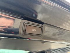 Fahrzeugabbildung Volkswagen T6.1 Multivan Family DSG Navi Standh ACC Cam AHK