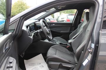 Fahrzeugabbildung Volkswagen Golf VIII 2.0 TDI Variant R-Line