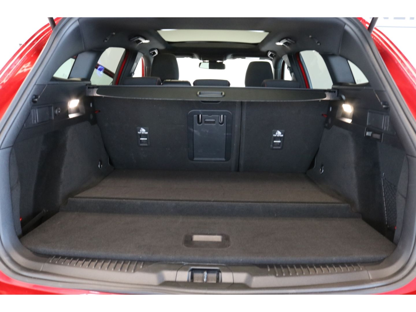 Fahrzeugabbildung Ford Focus Turnier ST-Line X 1.0 EcoBoost Mild-Hybrid