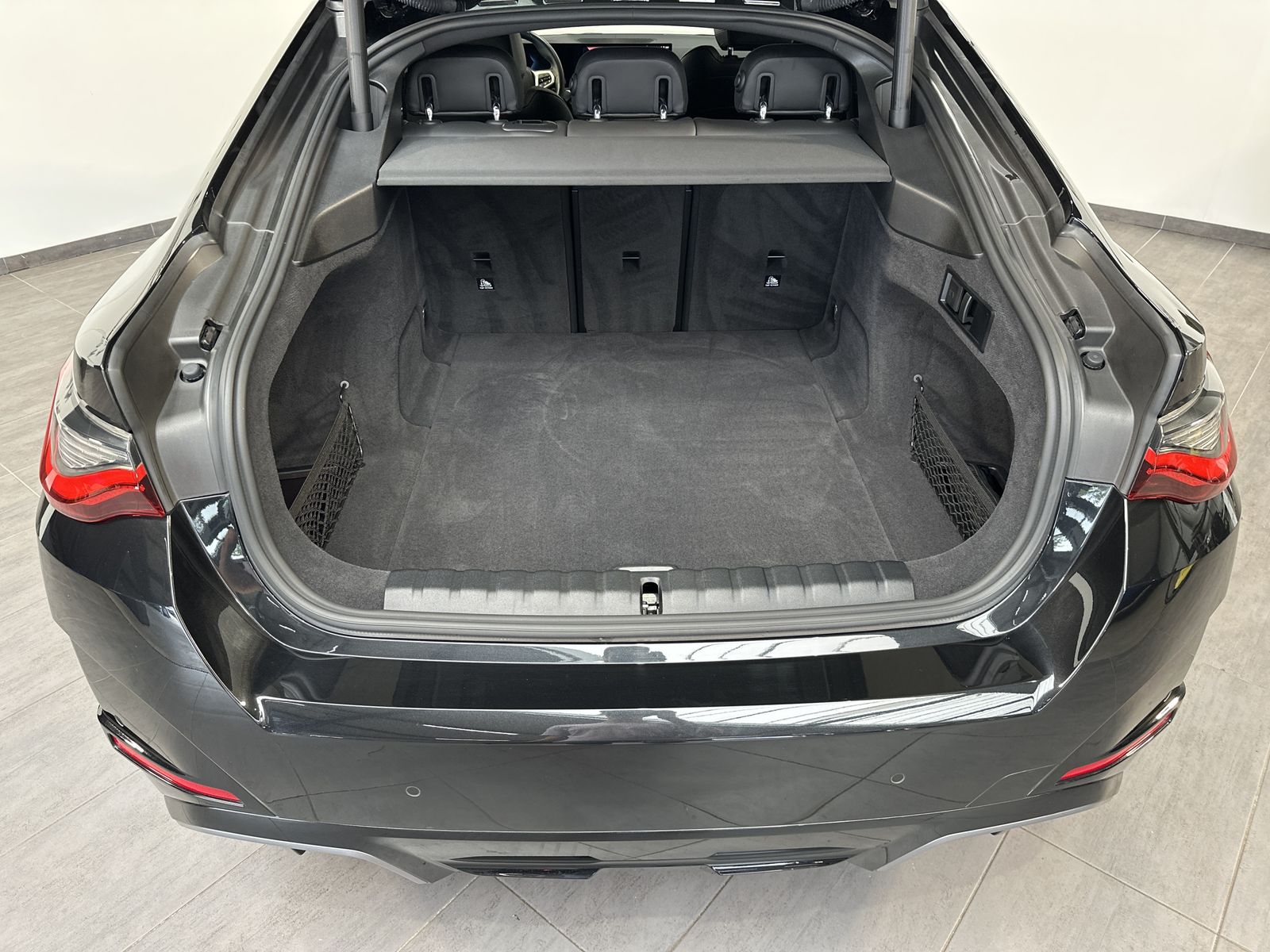 Fahrzeugabbildung BMW i4 M50 NAV+LED+GLASDACH+KAM+DIGDISPLAY+DCC+20ZO