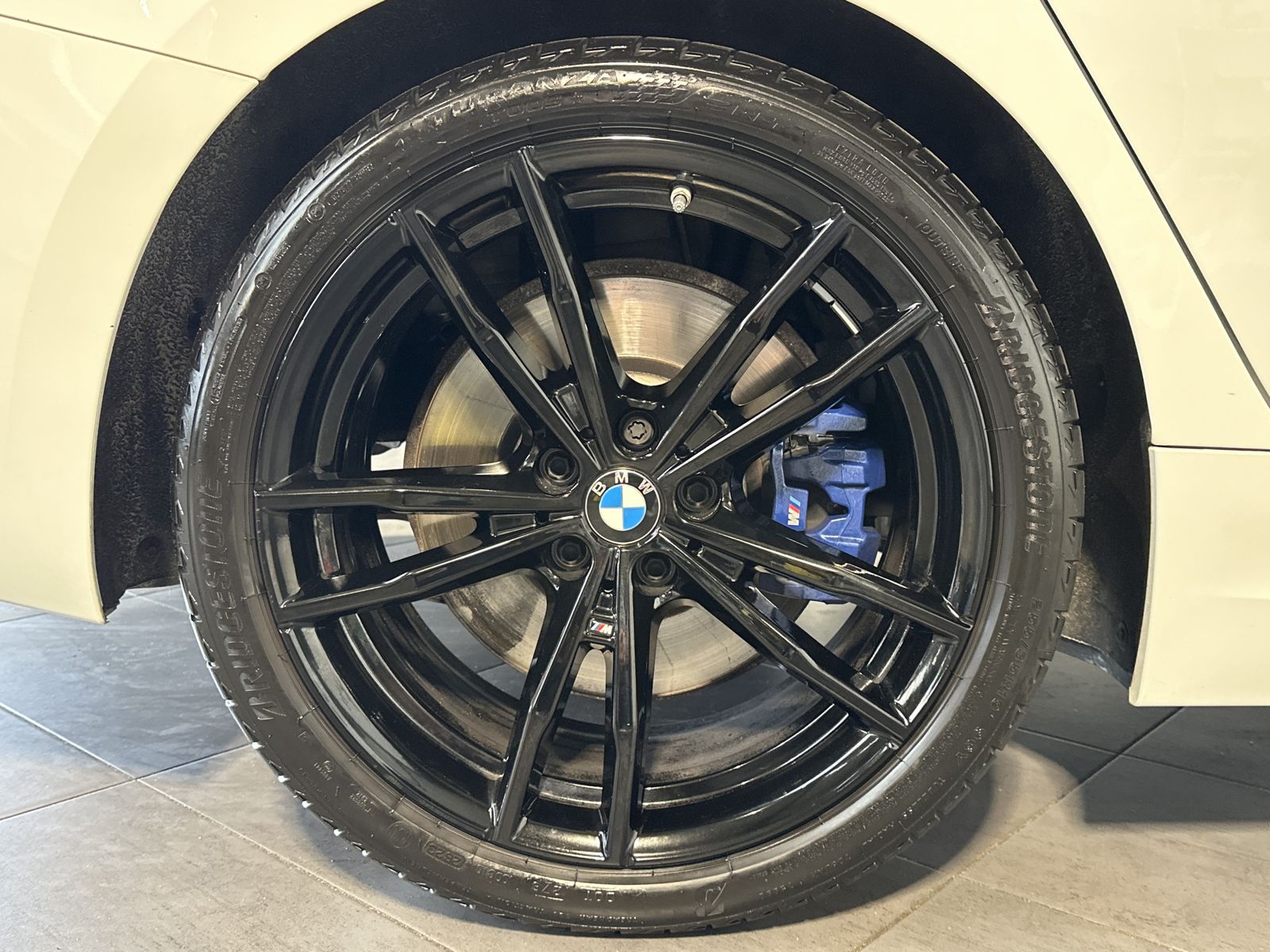 Fahrzeugabbildung BMW 330i Limousine M-Sport NAV+LED+PANO+LIVE-COCKPIT