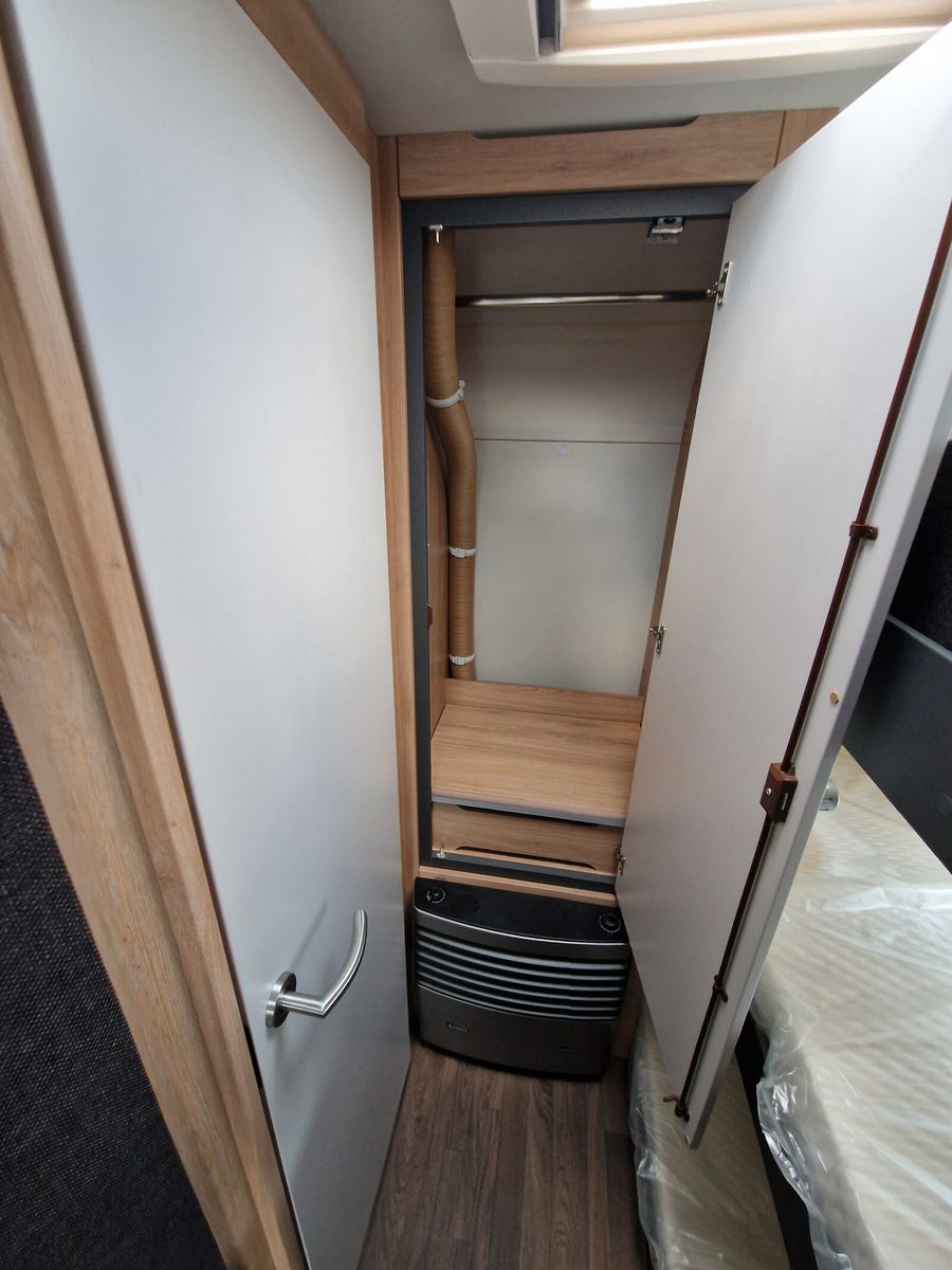Fahrzeugabbildung Knaus Sport 500 KD 3-Etagenbett mit Garagenklappe