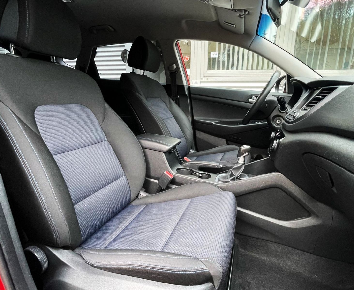 Fahrzeugabbildung Hyundai Tucson 1.7CRDi  KLIMAAUT NAVI SITZHZG CAM 2.Hd
