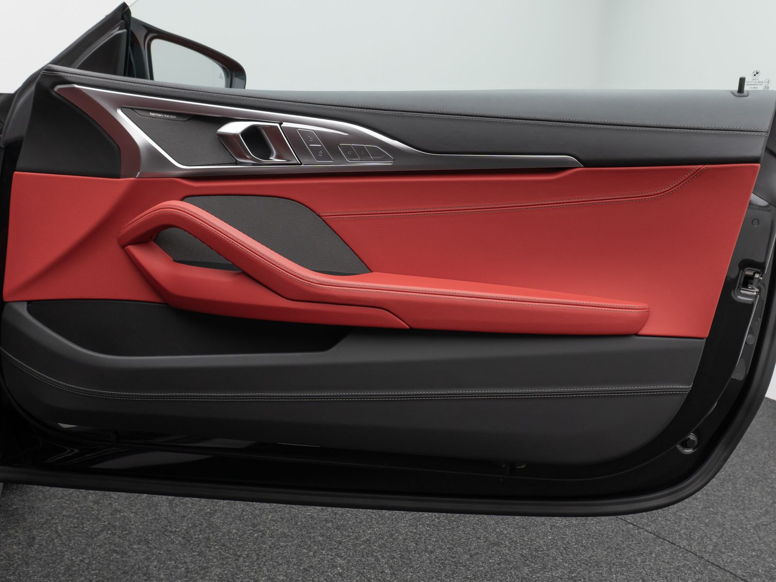 Fahrzeugabbildung BMW M850i xD Coupé 360°Laser HUD SoftCl Komfort 20"