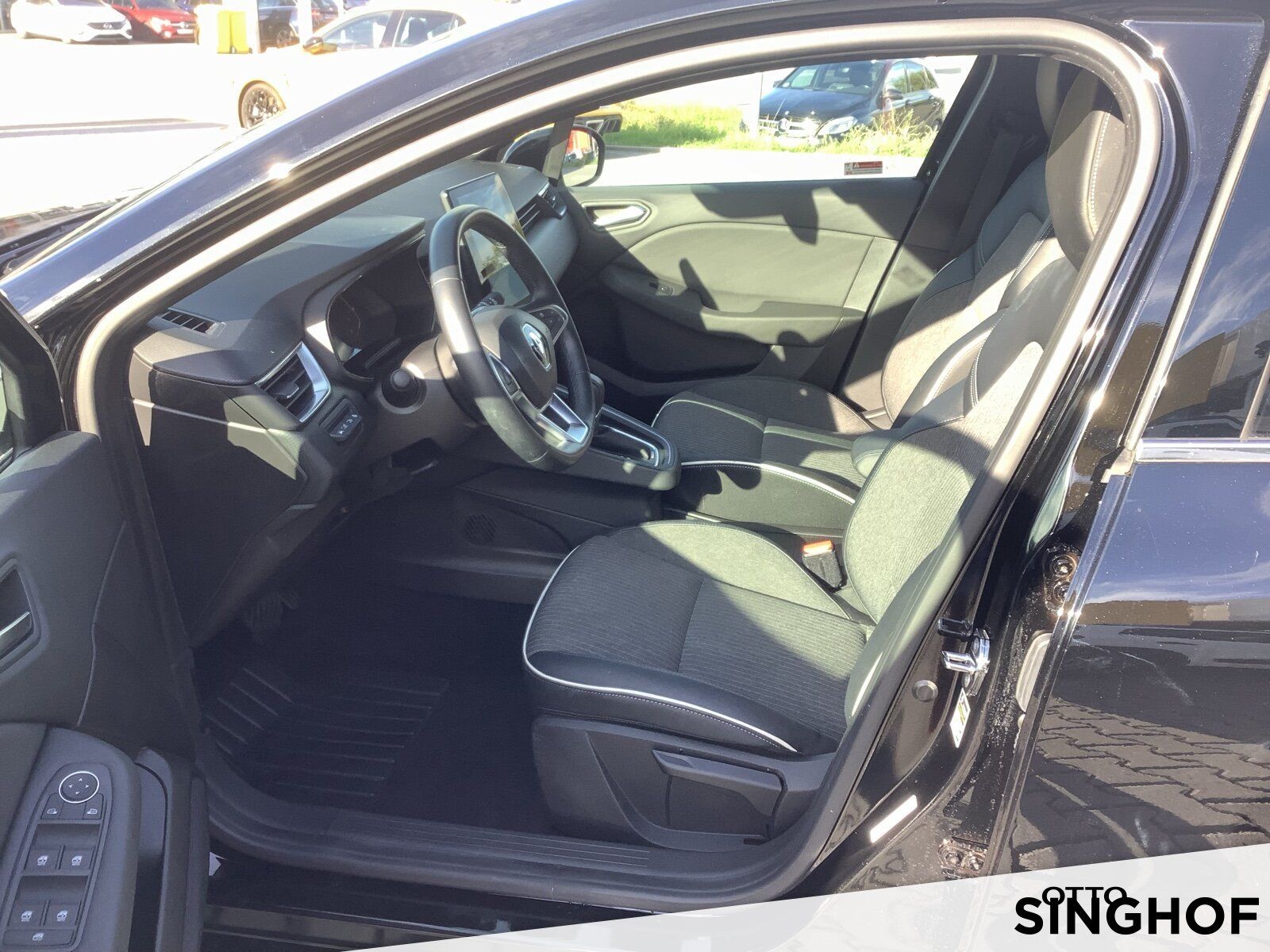 Fahrzeugabbildung Renault Clio V 1.6 E-TECH Hybrid 140 Intens (Euro 6d)