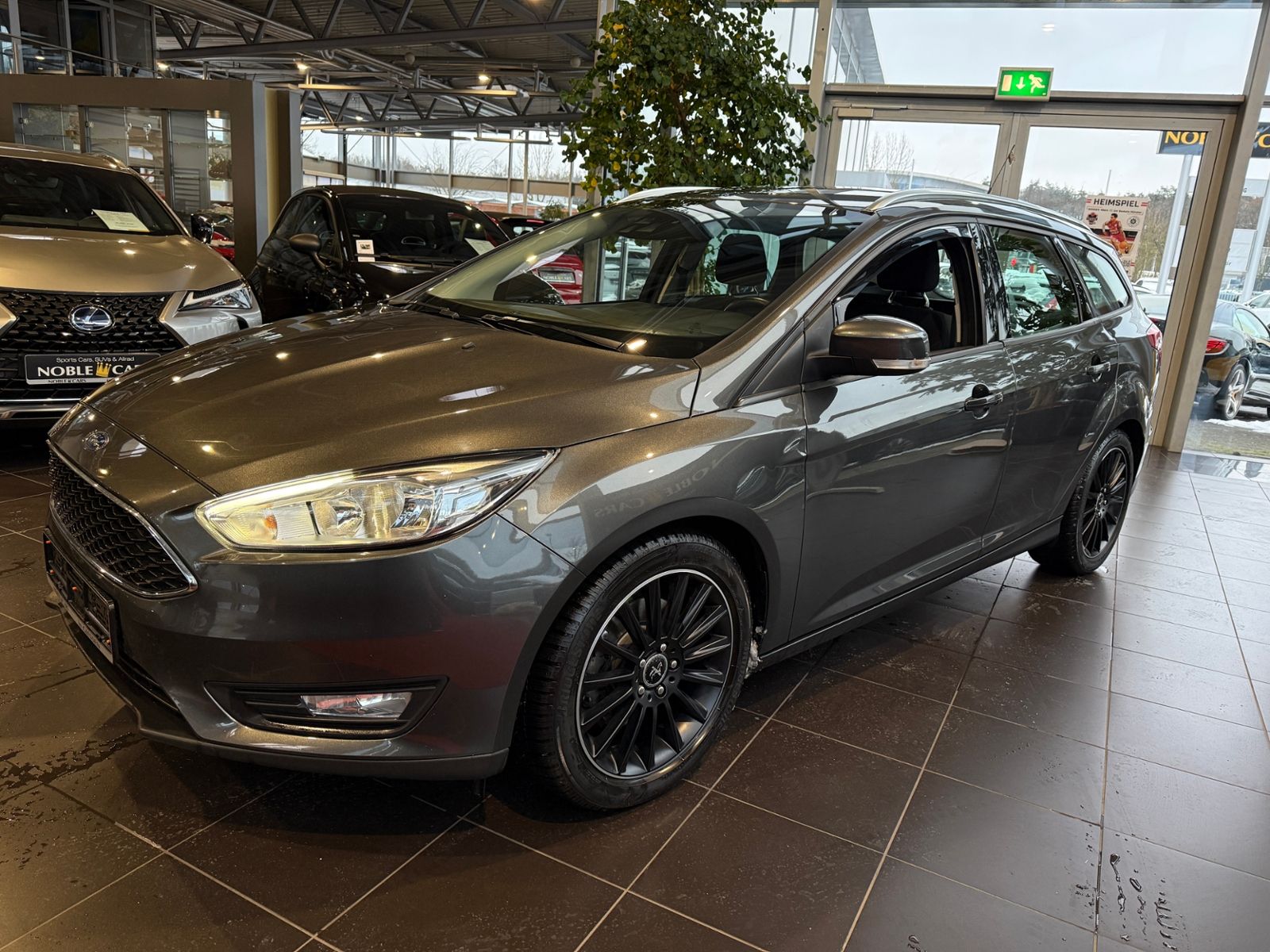 Fahrzeugabbildung Ford Focus Turnier Business KLIMA NAVI ALU