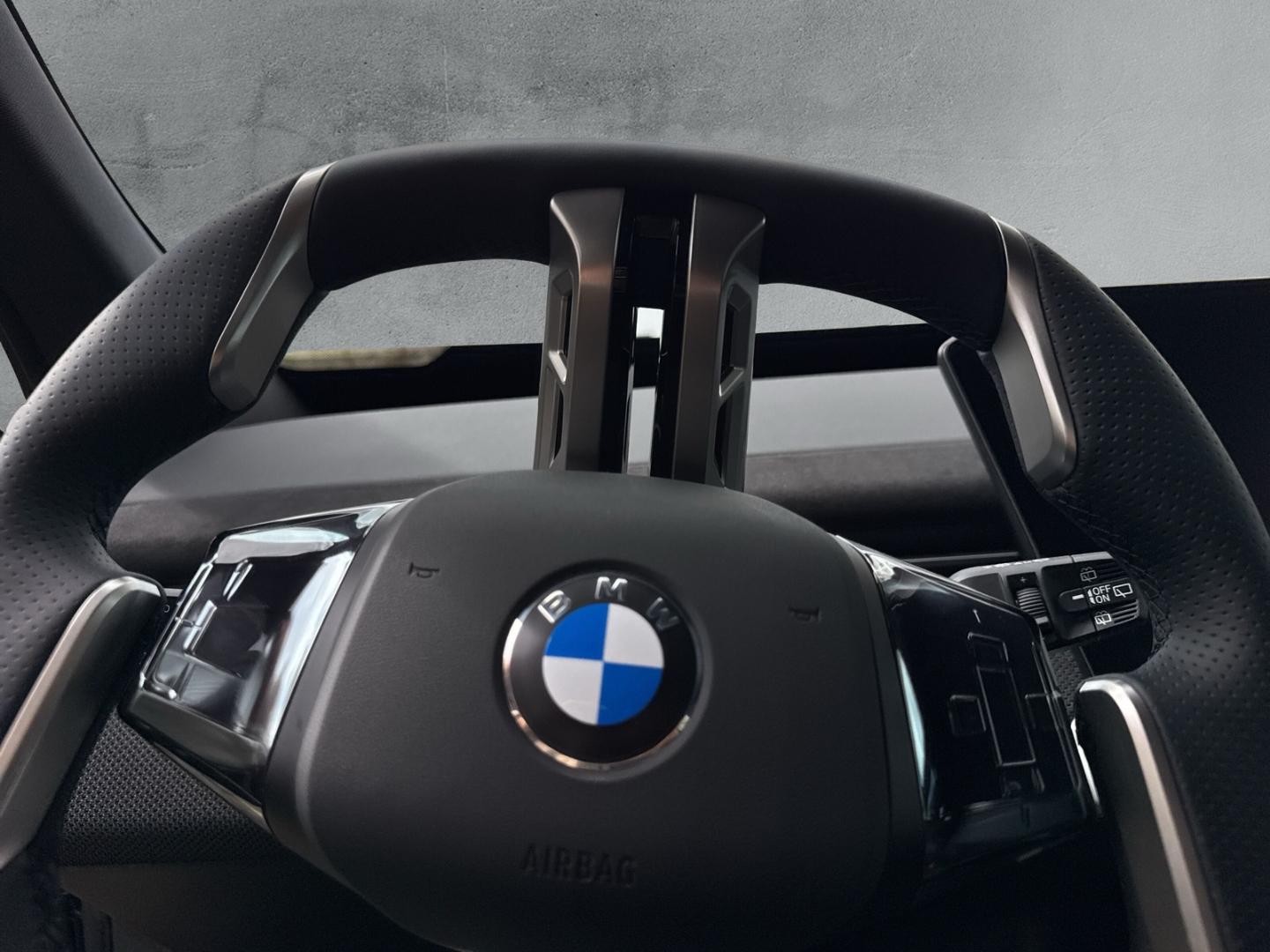 BMW iX3 40 M Sport LMR 21'' Sportpaket HUD AHK Sound