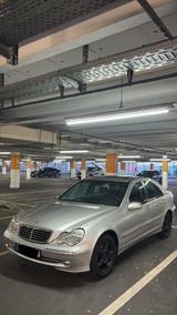Mercedes-Benz C 240 AVANTGARDE Avantgarde - Mercedes C 240 mit Schiebedach