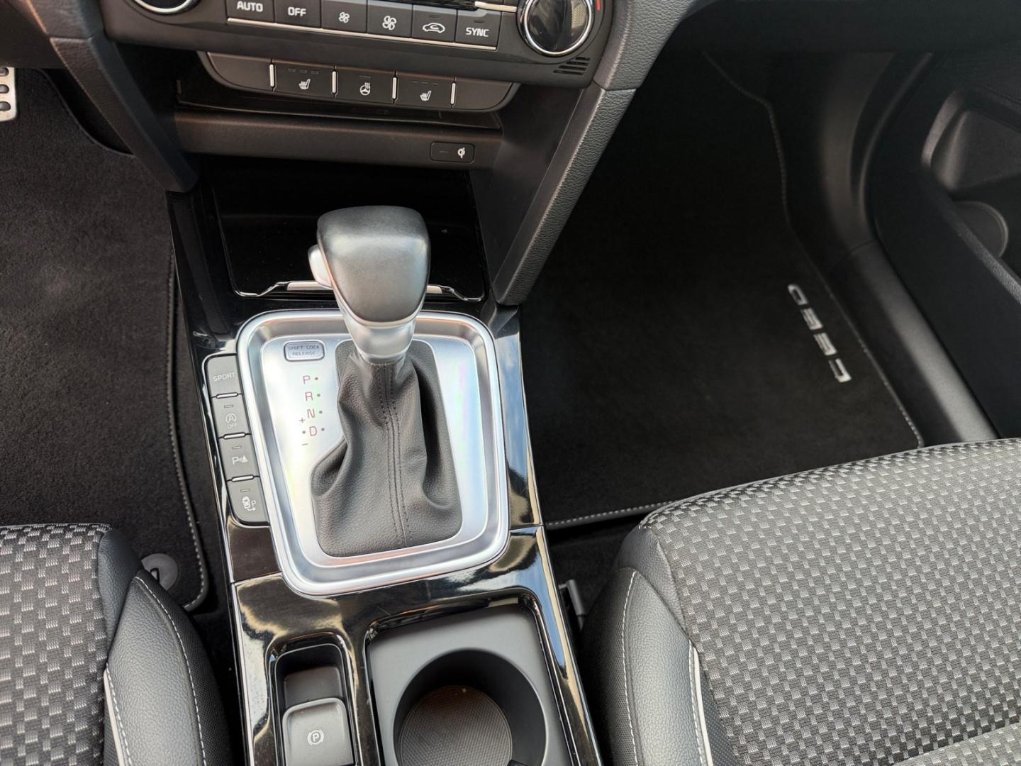 Kia Ceed Spirit *ACC*CarPlay*Leder*PDC*AHK*