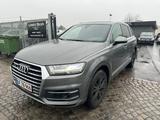 Audi Q7 3.0 TDI quattro 7 Sitze