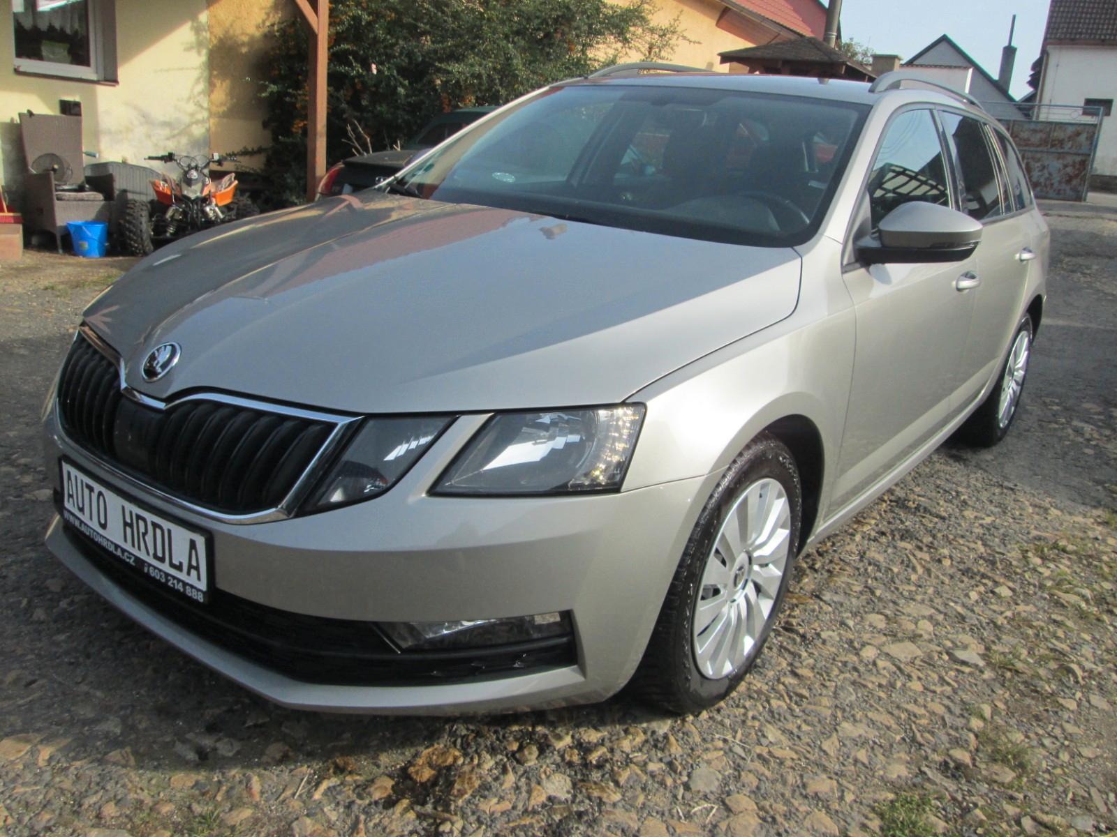 Skoda Octavia Combi Ambition DSG Leder