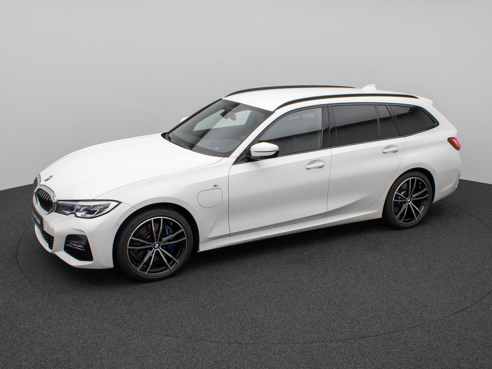 Fahrzeugabbildung BMW 330e M Sport Kamera Laser HUD DAB HiFi Komfort