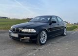BMW E46 330i Limousine - BMW 330 aus 2000: 330i