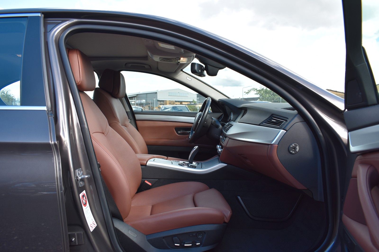 Fahrzeugabbildung BMW 520i Limo Autom. Navi Leder Xenon AHK GSD