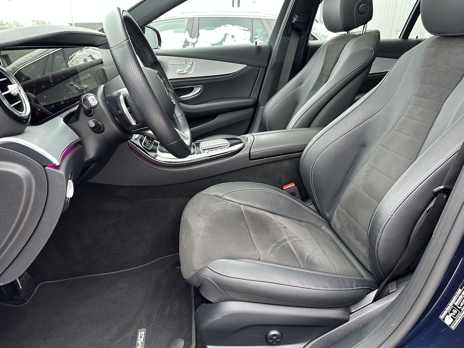 Fahrzeugabbildung Mercedes-Benz E 300de 4Matic AMG-Line NAV+LED+PANO+AHK+HEAD-UP