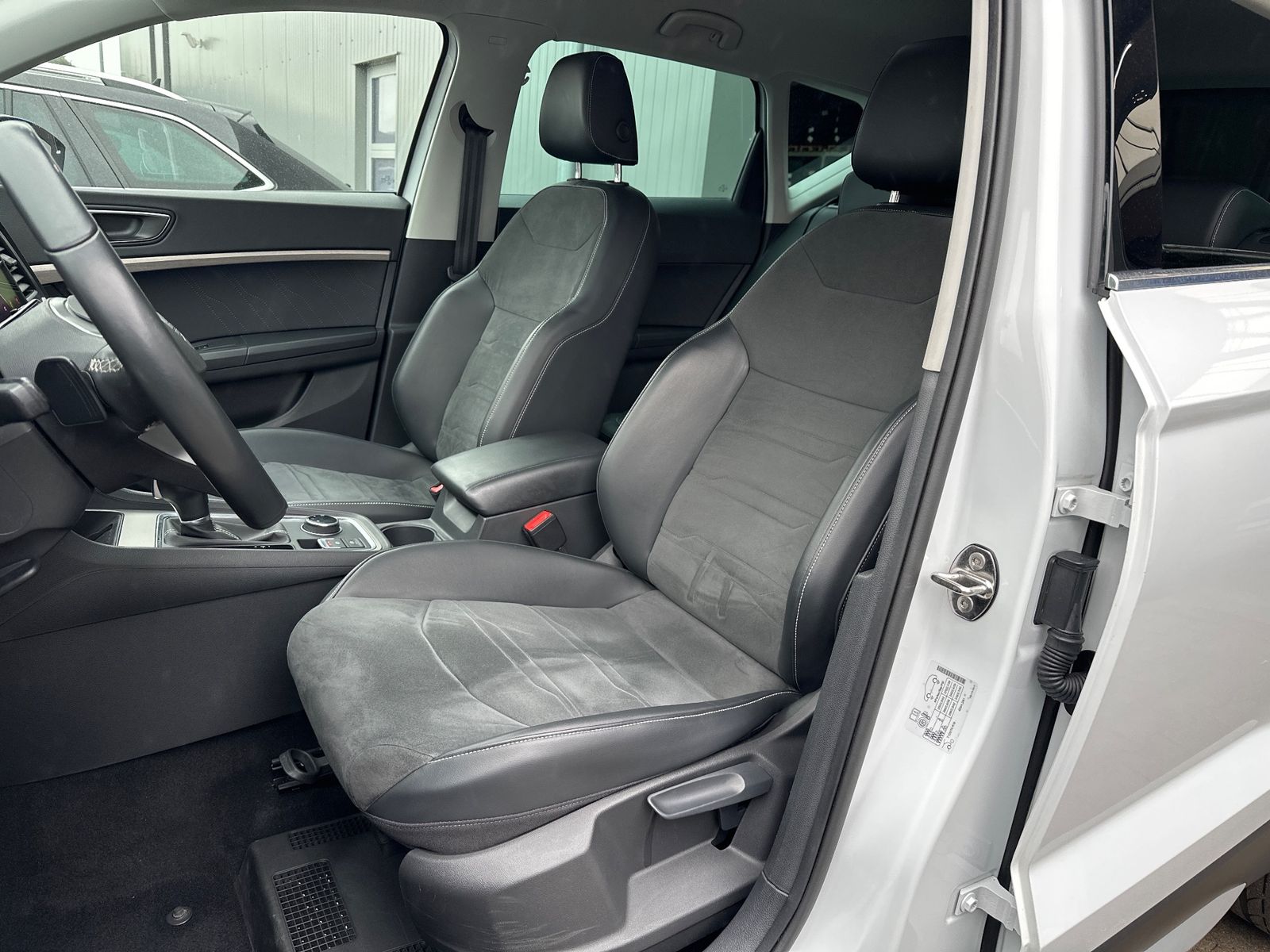 Fahrzeugabbildung SEAT Ateca Xperience NAV+LED+ACC+360°+AHK+BEATS