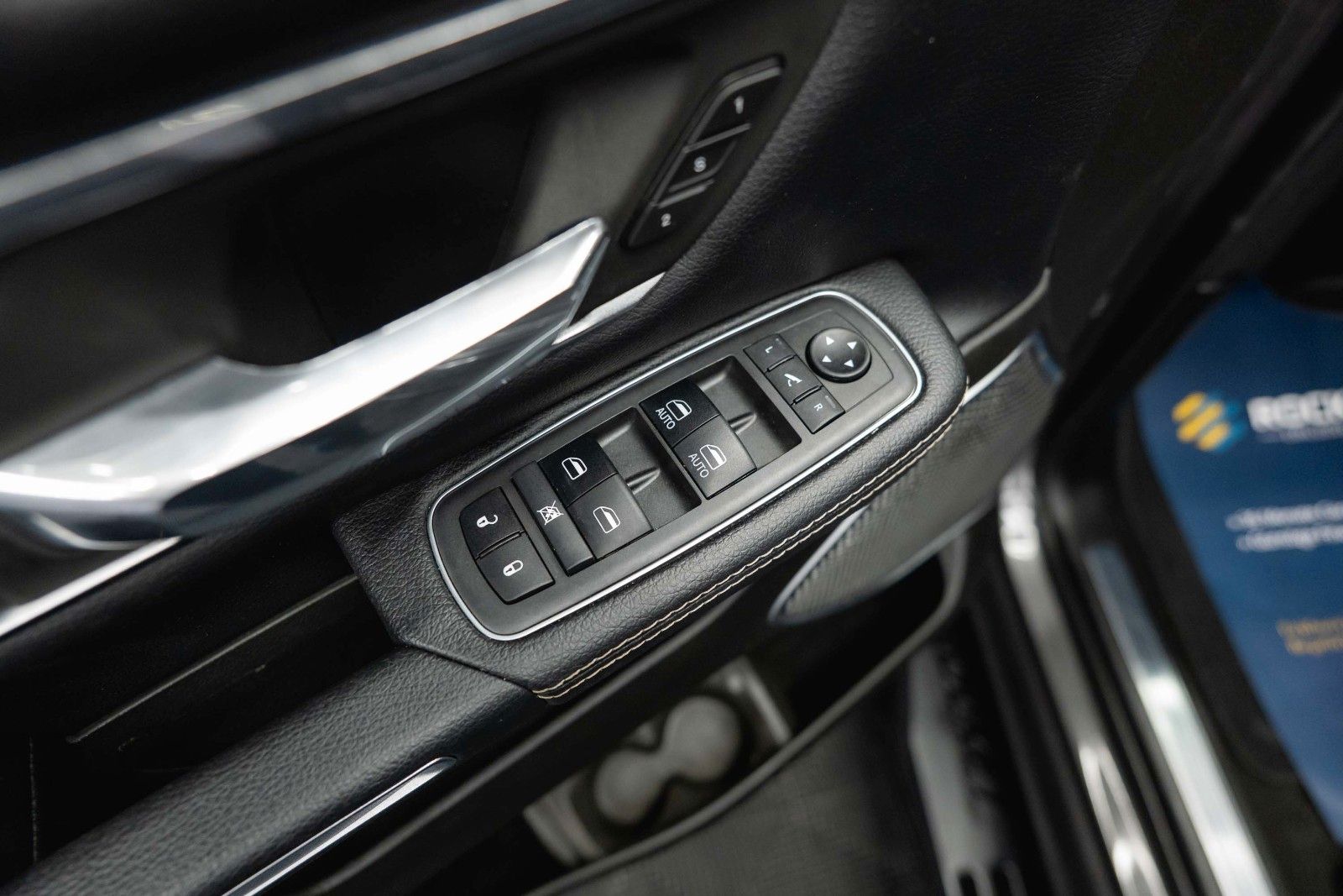 Fahrzeugabbildung Dodge RAM 5.7 V8 HEMI 4x4 NIGHT LARAMIE *RAM BOX*LED*