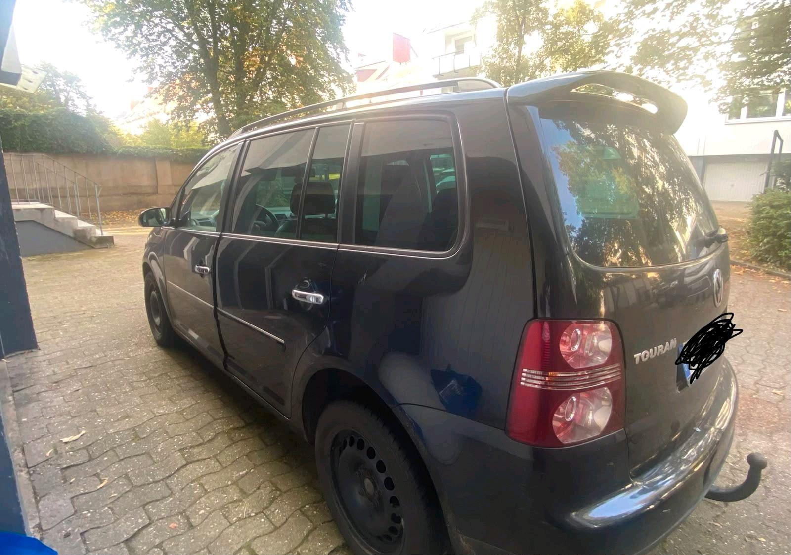 Volkswagen Touran 2005 — салон