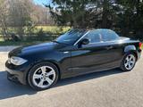 BMW 120i Cabrio in schwarz, mit TÜV - gebrauchte BMW 120 aus dem Jahr 2011