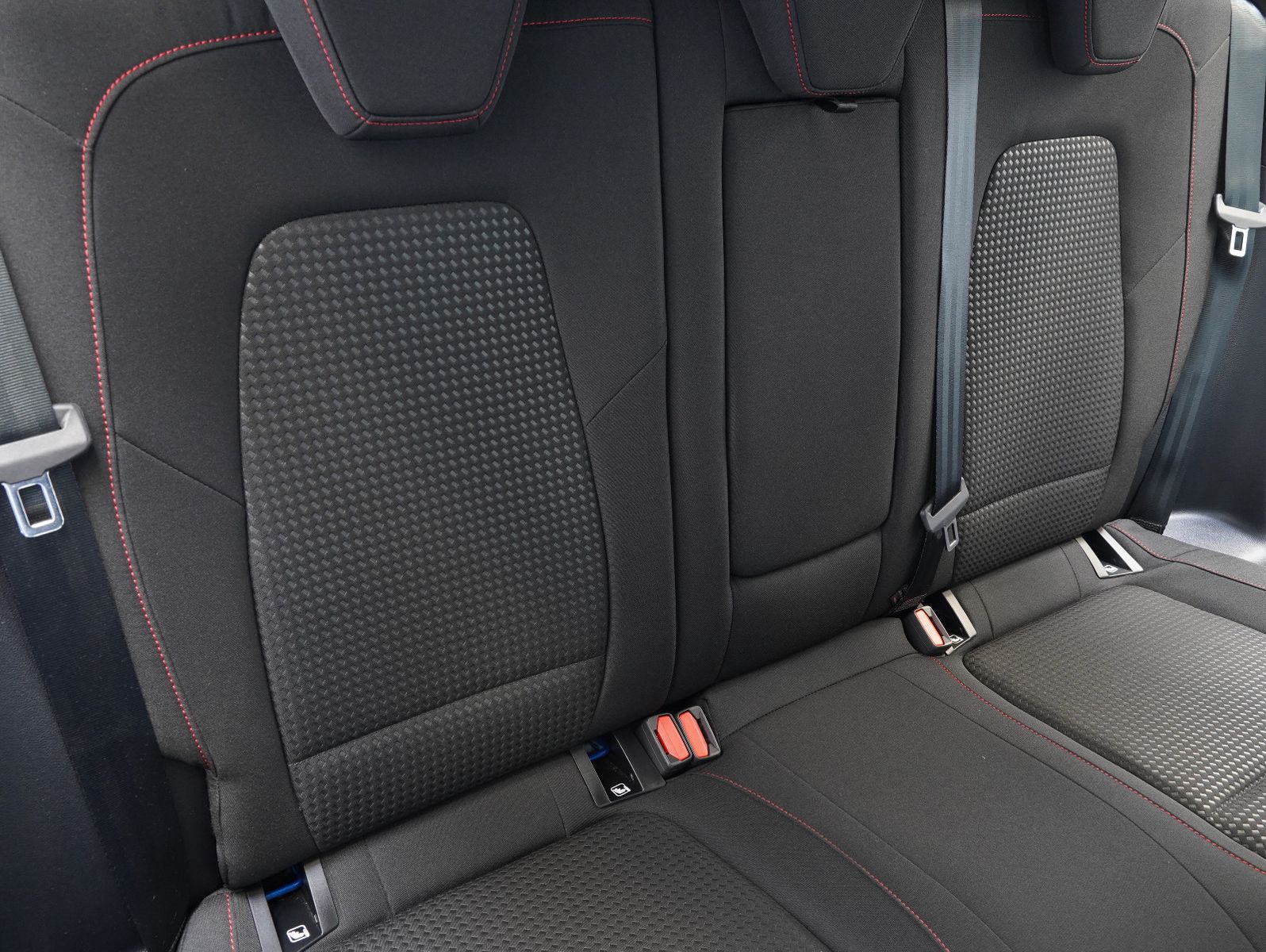 Fahrzeugabbildung Ford Focus Turnier 1.0 EcoBoost ST-Line X ACC/MATRIX