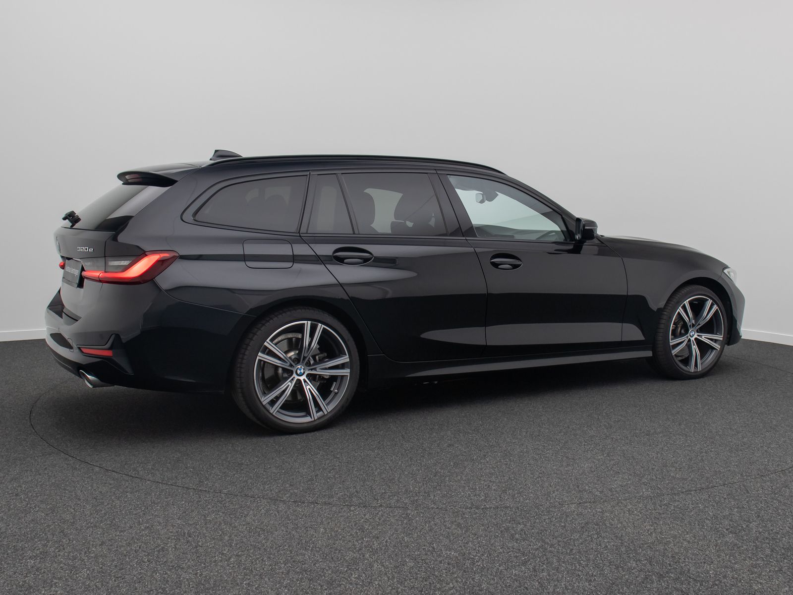 Fahrzeugabbildung BMW 320e xD Sport Line DAB Laser HUD HiFi Panorama