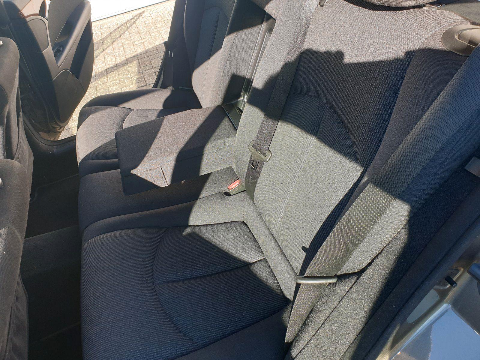 Mercedes-Benz E220 2008 — photo 13