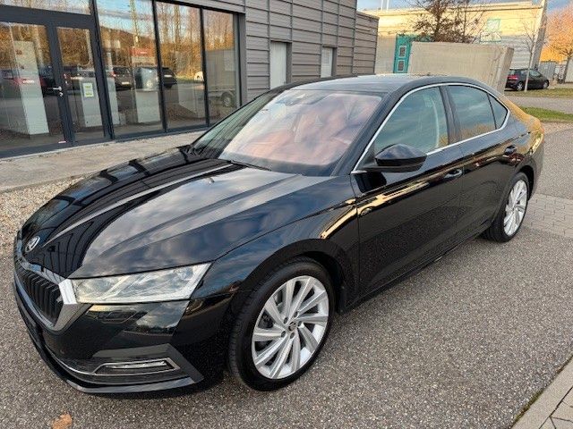 Skoda Octavia Lim. 2.0 TDI First Edition /LED / Leder/