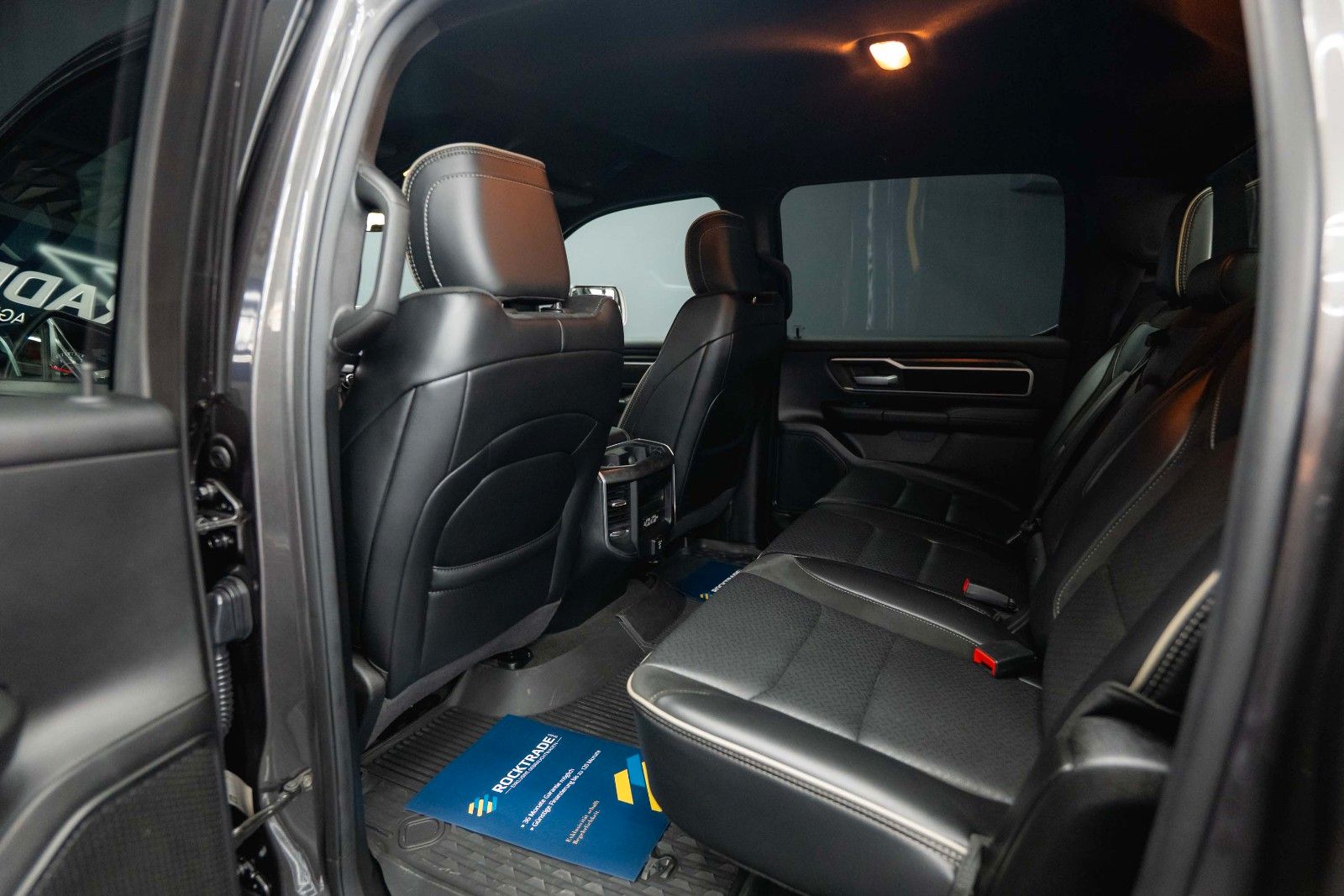 Fahrzeugabbildung Dodge RAM 5.7 V8 HEMI 4x4 LPG BRC Offroad Night-Paket