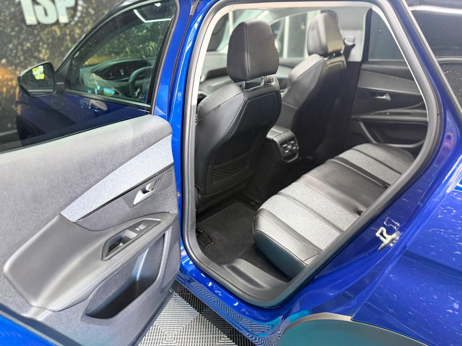 Peugeot 3008 Allure/2HND/PANO/SHZ