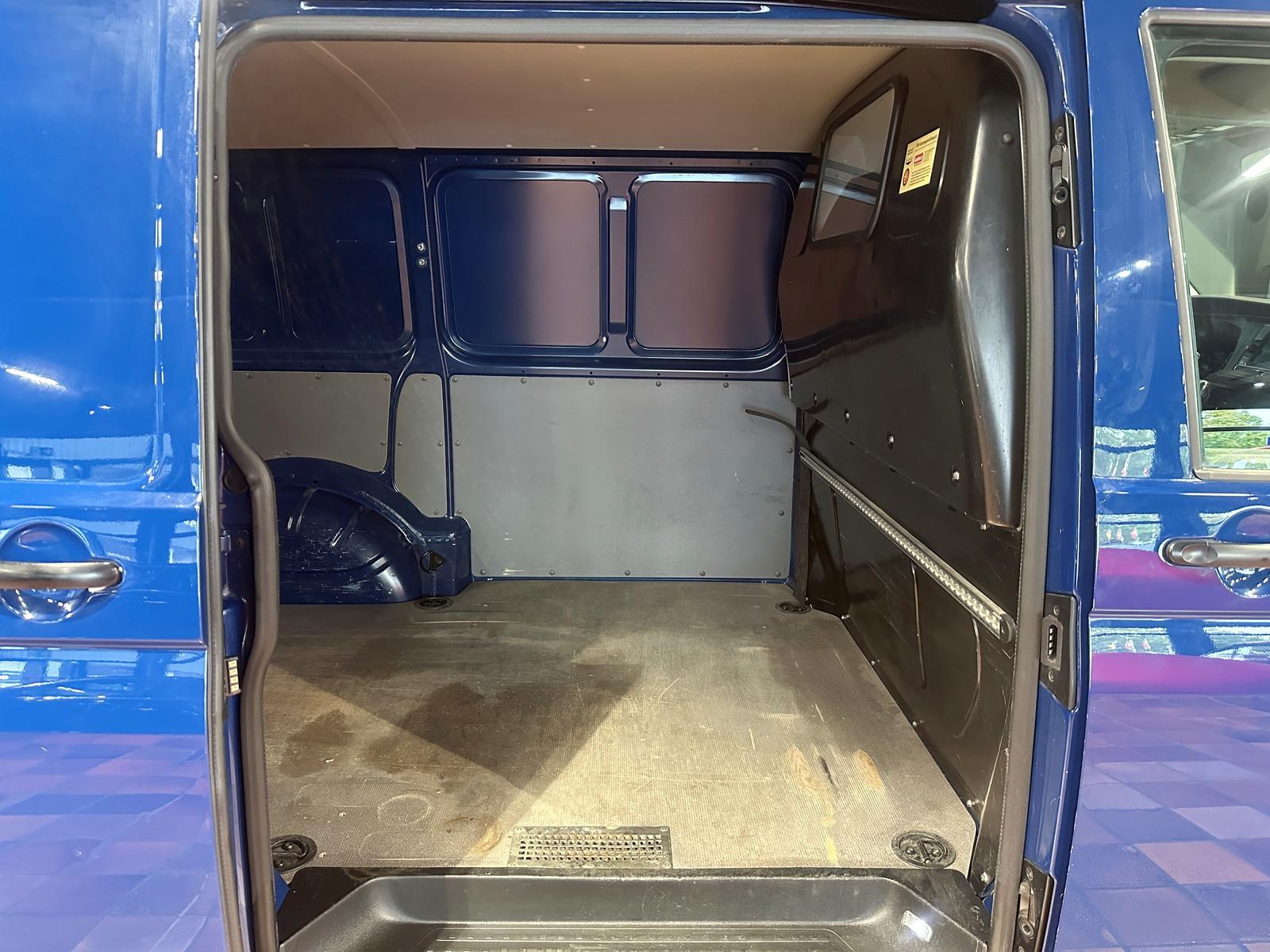 Volkswagen T6.1 DSG KURZ KLIMA STANDHEIZUNG TEMPOMAT SHZ AH
