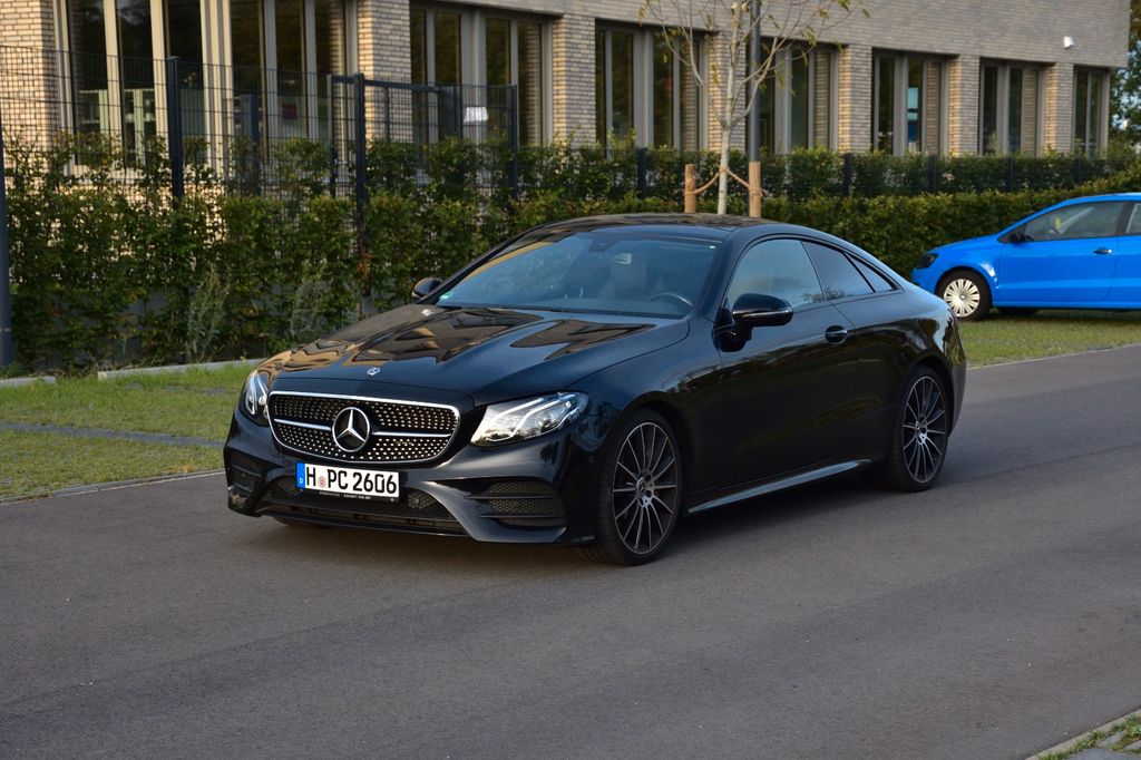 Image of Mercedes-Benz E 300