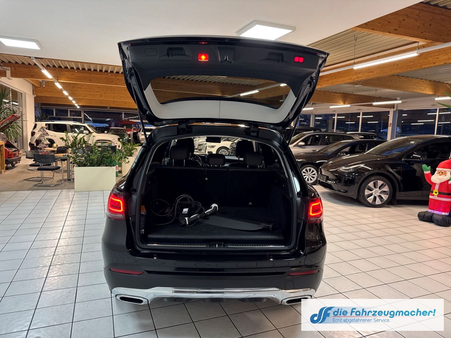 Fahrzeugabbildung Mercedes-Benz GLC 300 e 4Matic Digitales Cockpit Memory Sitze