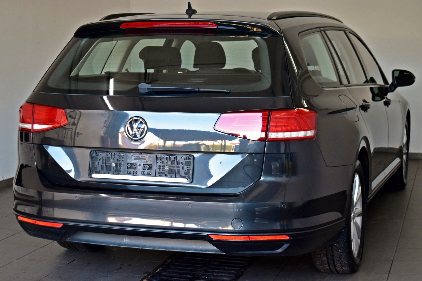 Fahrzeugabbildung Volkswagen Passat Variant Trendline Navi,LED,SH,PDC