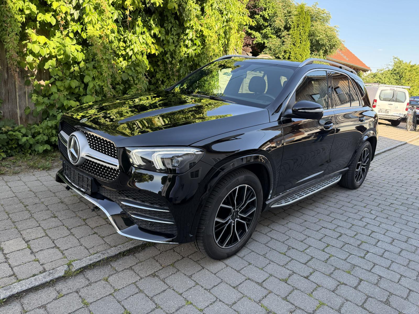Mercedes-Benz GLE 300 d 4Matic AMG PANORAMA LED AHK BURMESTER