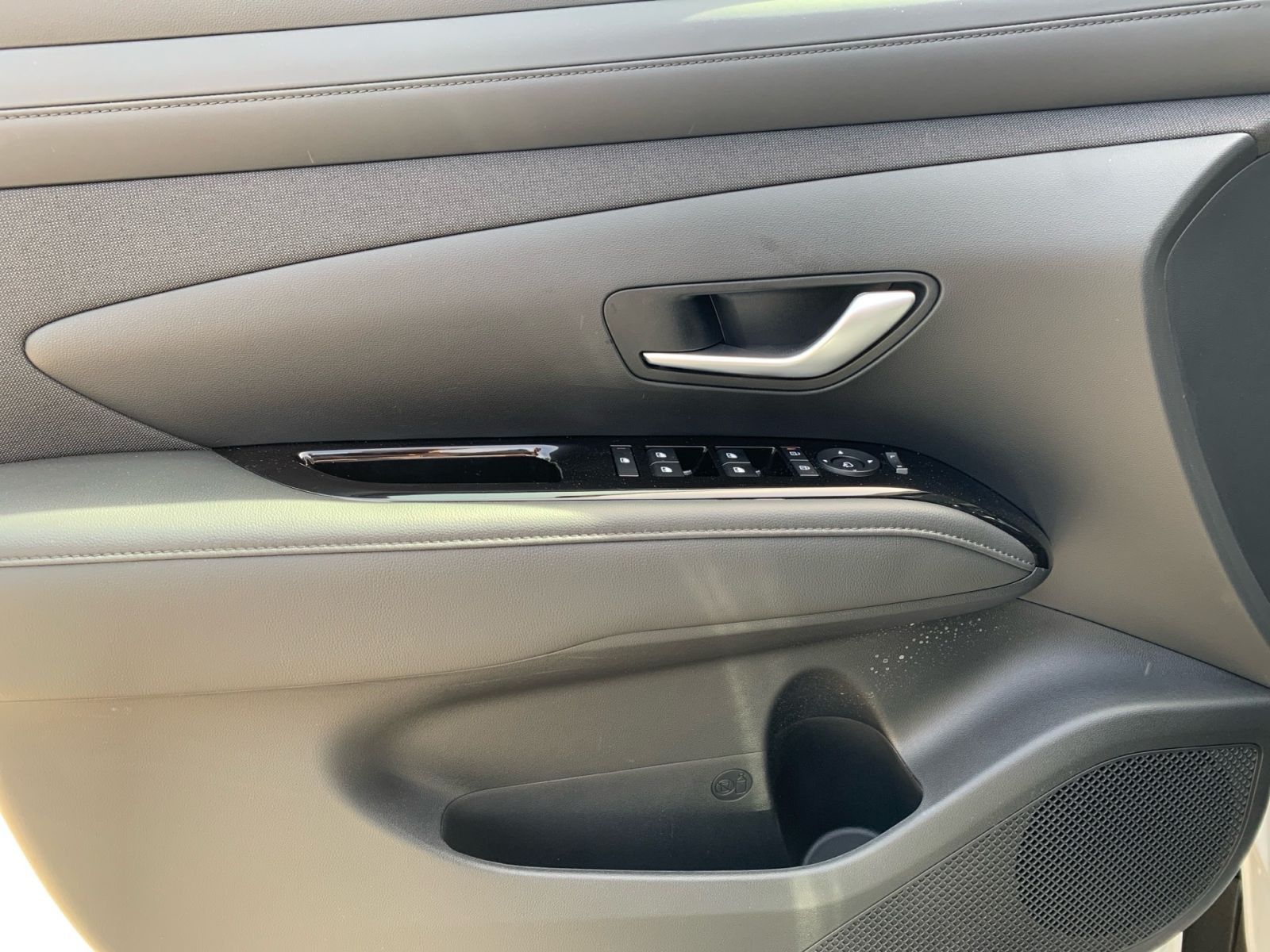 Fahrzeugabbildung Hyundai TUCSON 1.6 T-GDI Trend Hybrid Navi LED