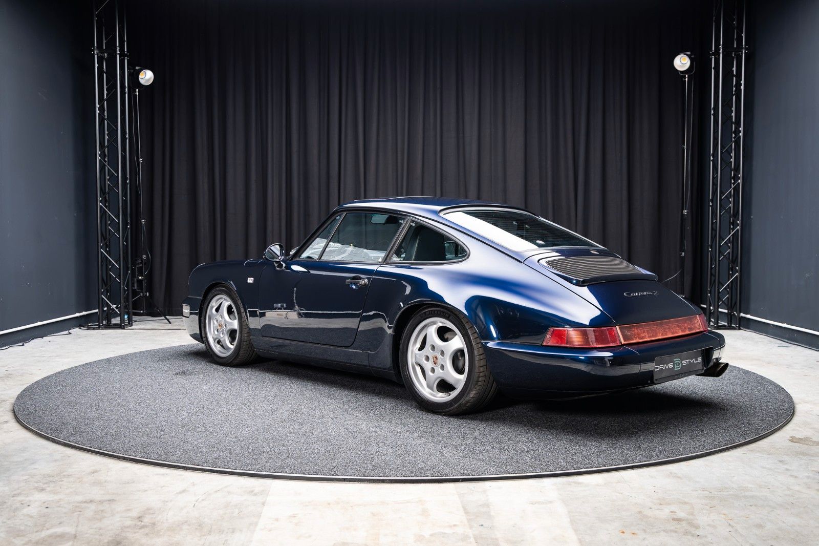 Fahrzeugabbildung Porsche 964 Carrera 2 Coupé + Schalter + H-Kennz.