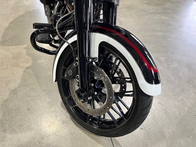 Fahrzeugabbildung Harley-Davidson CVO Street Glide CVO 117 Umbau
