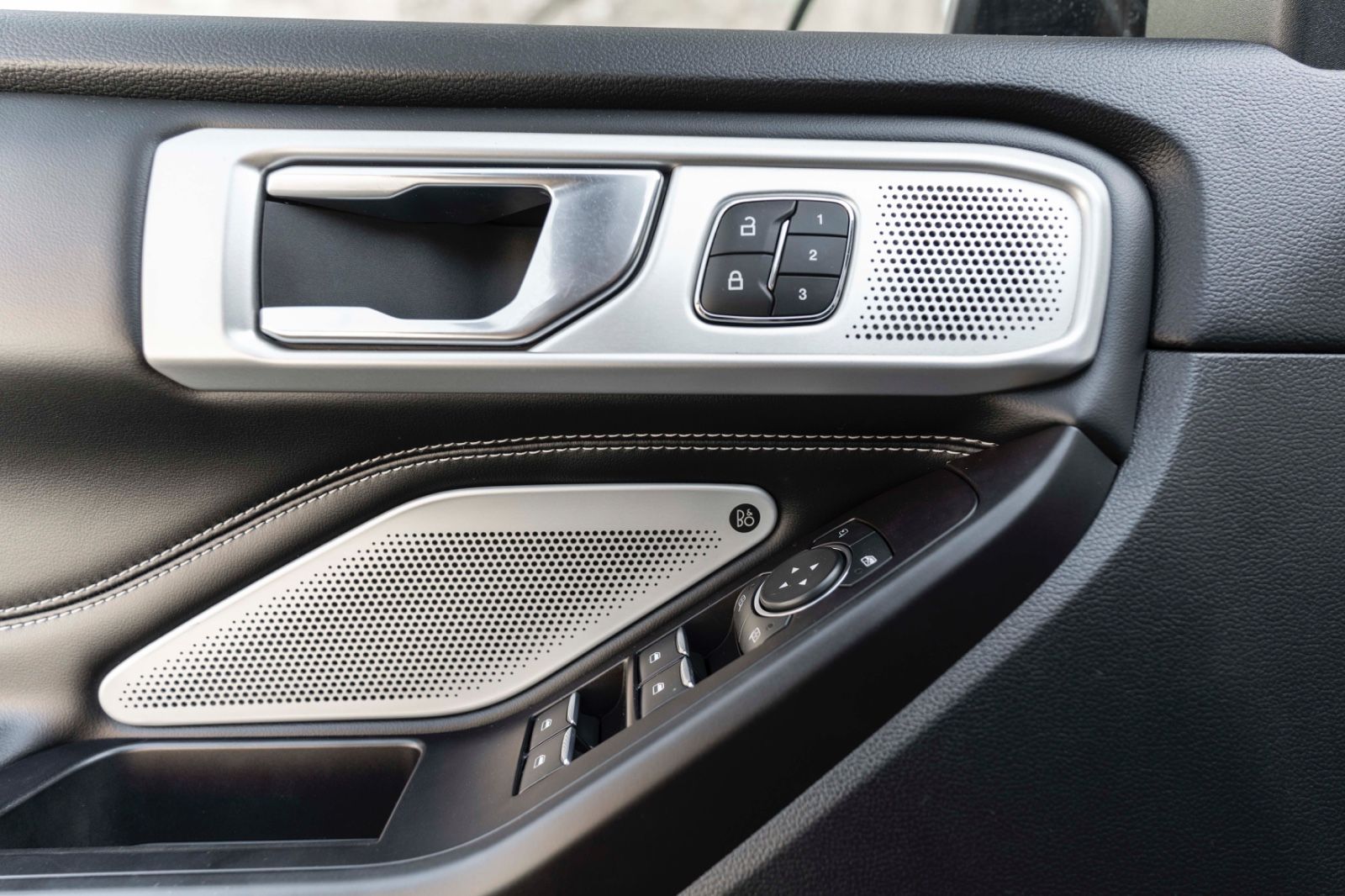 Fahrzeugabbildung Ford Explorer 3,0L ST 4x4 AHK 360° LED ACC B&O