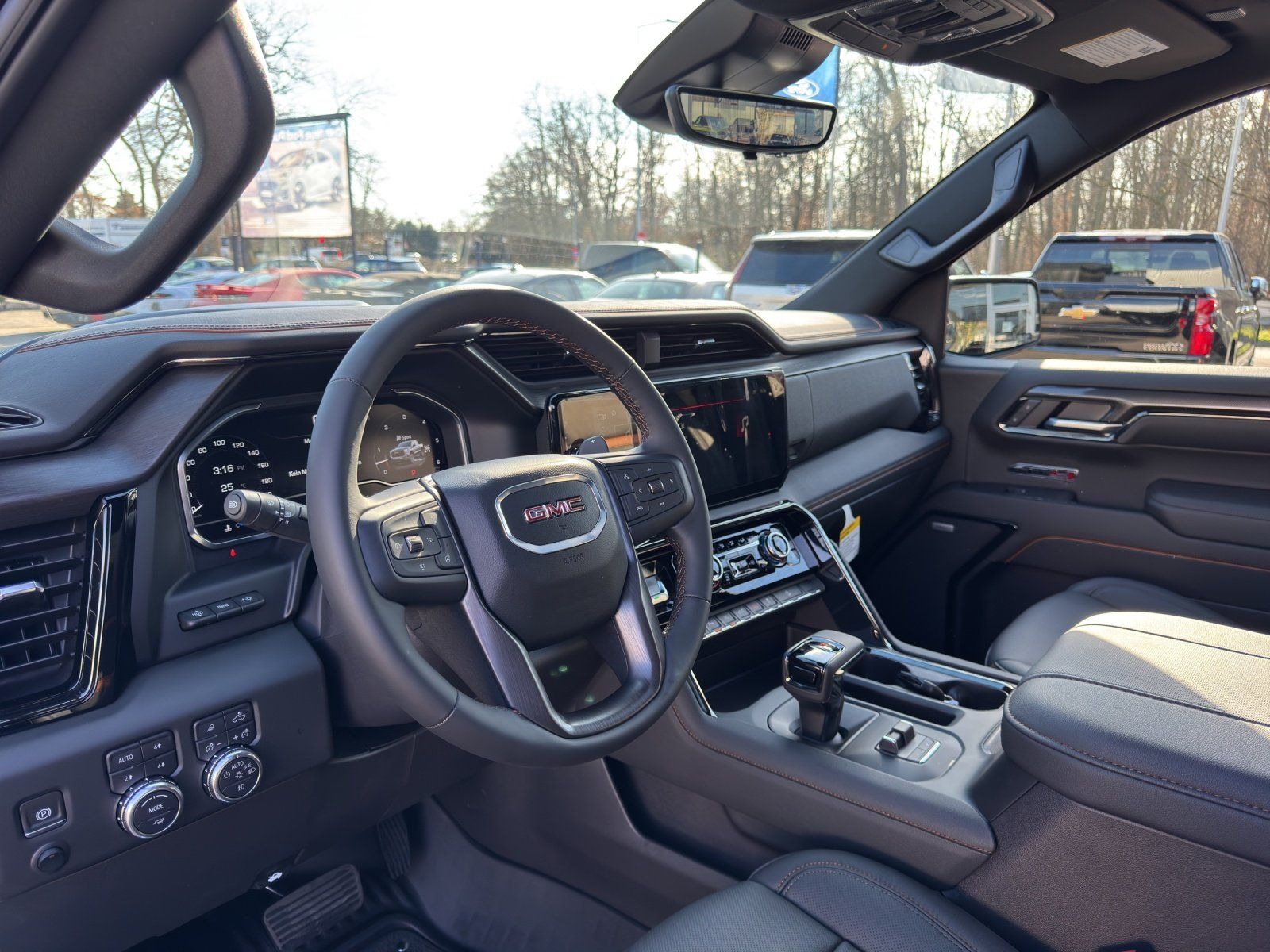 Fahrzeugabbildung GMC Sierra 1500 AT4 Crew Cab Short Bed AHK/LED/SHD/