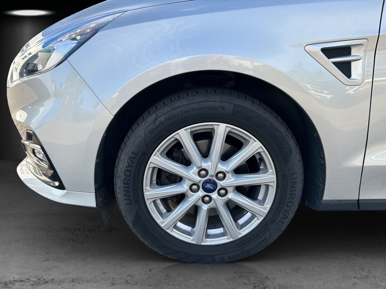 Fahrzeugabbildung Ford S-Max 2.0 EcoBlue Trend Start/Stopp  (EURO 6d)